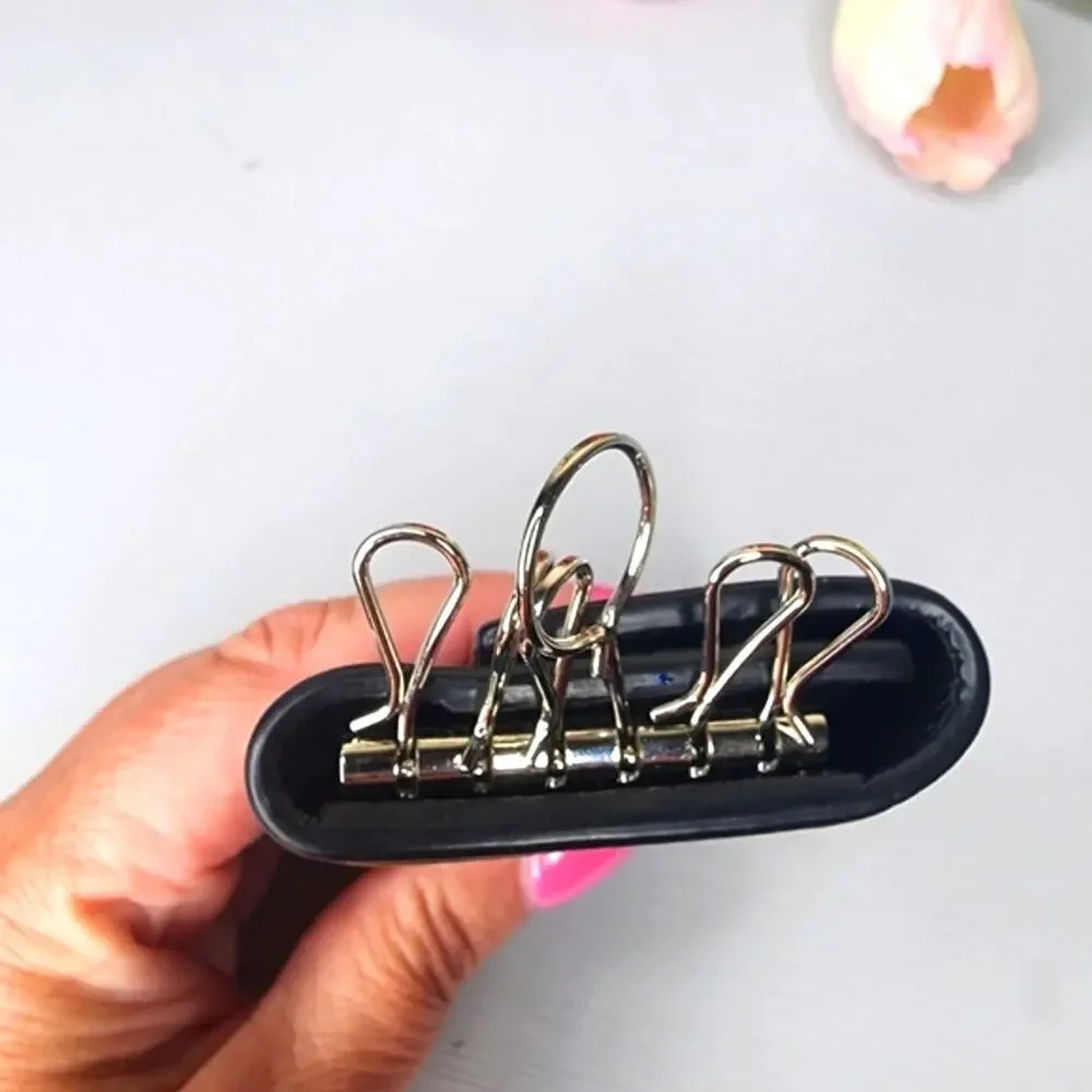 Gucci Black Pebbled Leather Silver Six Key Holder EUC